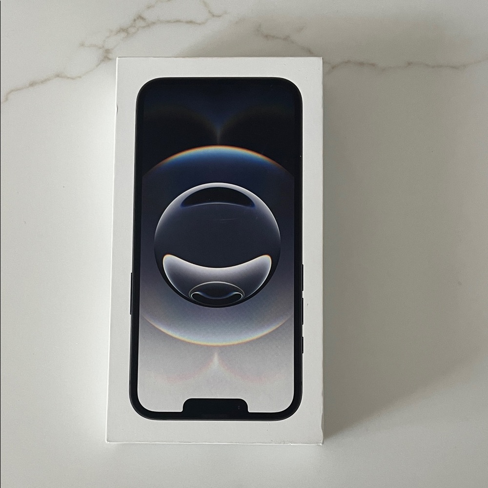 Apple iPhone 16e Smartphone Box 
Box Only